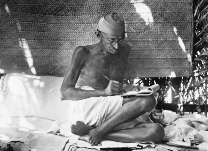 ഗാന്ധിജി ബ്രിട്ടനോട് ഇന്ത്യ വിടാൻ ആഹ്വാനം